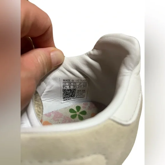 Adidas GAZELLE SUEDE AND LEATHER SNEAKERS IN NEUTRAL size 7.5 - Picture 9 of 9